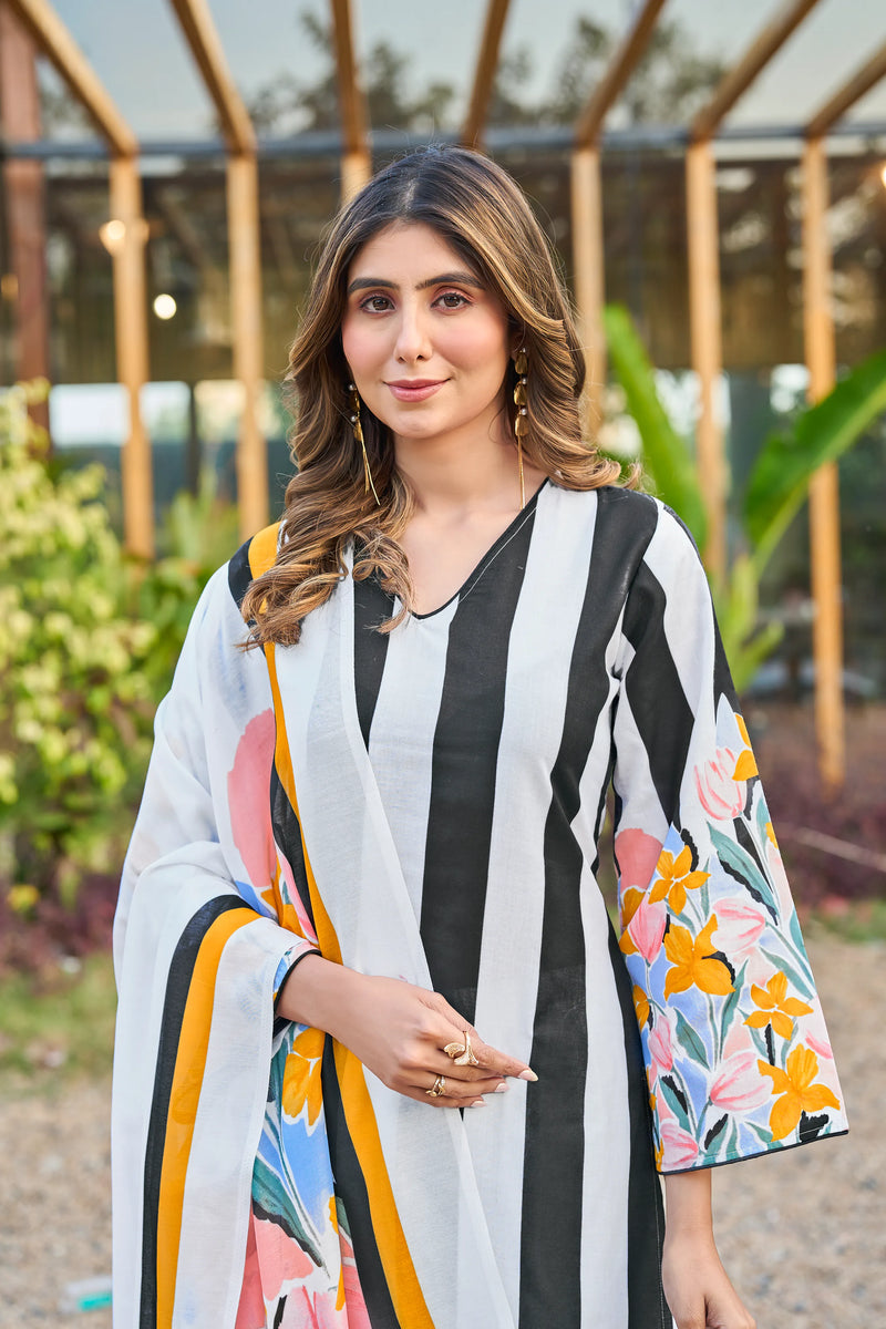 Ethnic white kurta set with dupatta outdoor model