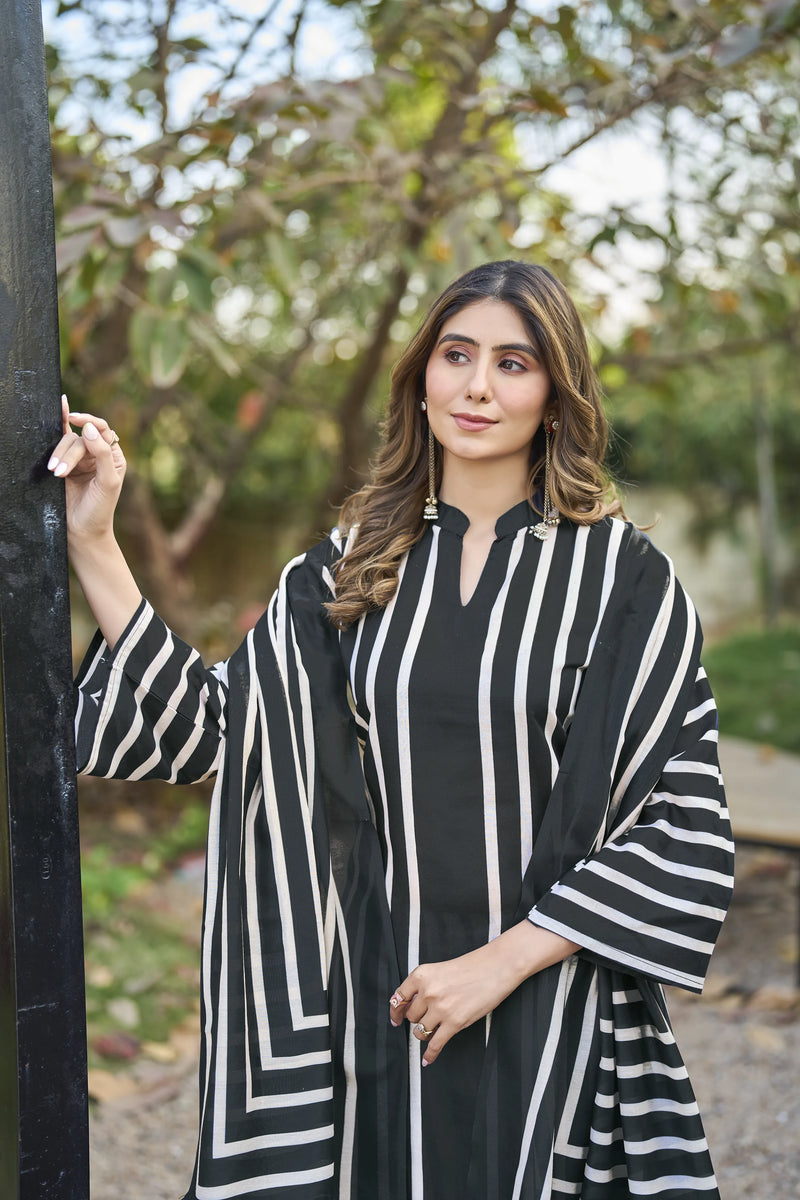 Chic Digital Print Mal Cotton Kurta Set