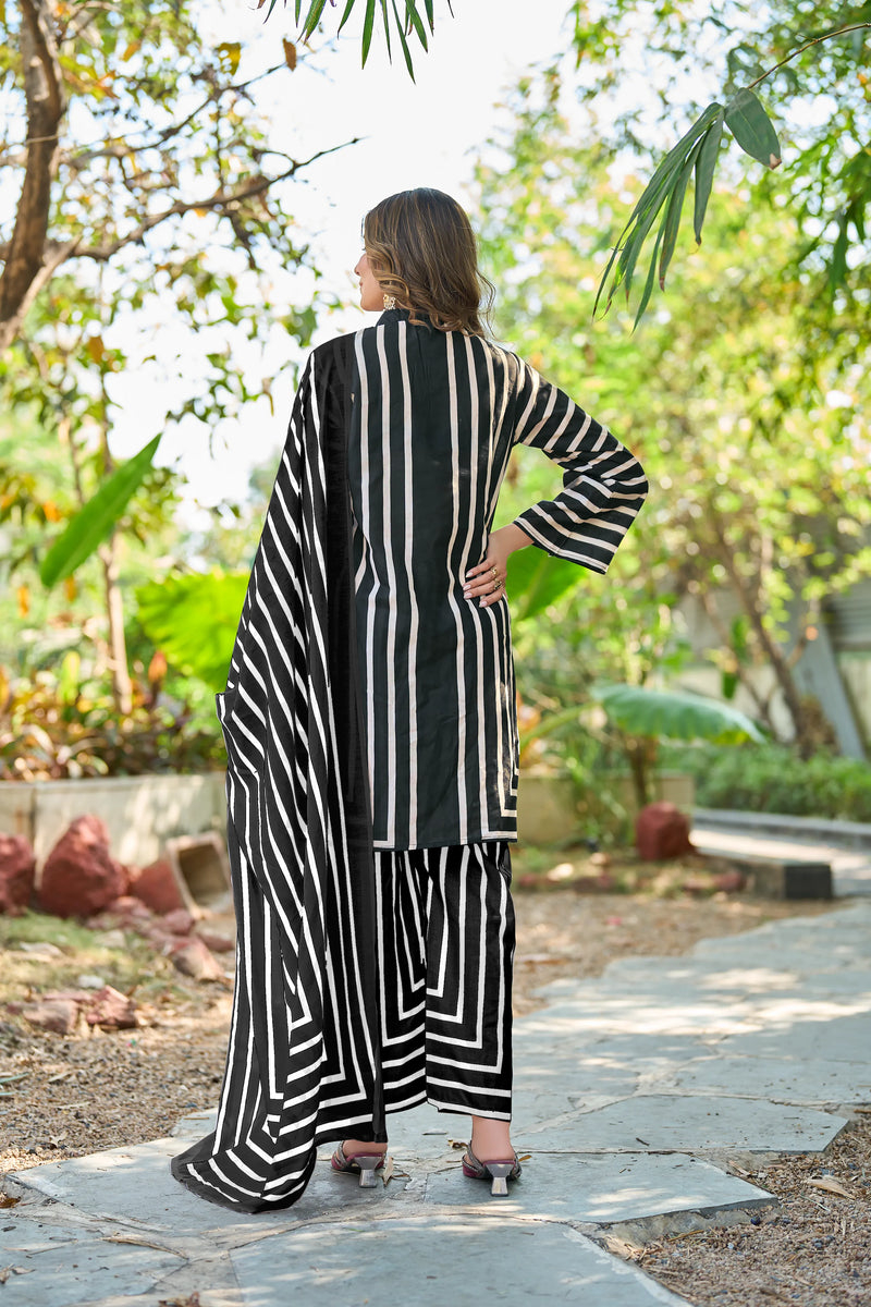 Chic Digital Print Mal Cotton Kurta Set