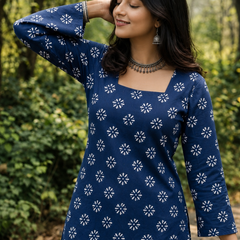 Women Blue Printed Square Neck Kurti Top
