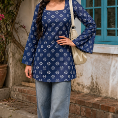 Women Blue Printed Square Neck Kurti Top
